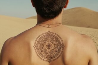 Kreative Tattoo Ideen für Männer: Kleine Motive mit großer Wirkung